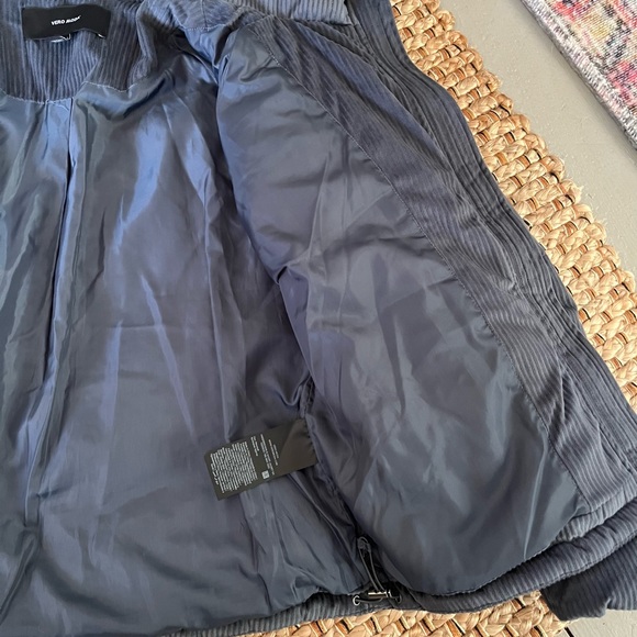 Vero Moda Puffer Jacket - Picture 9 of 12